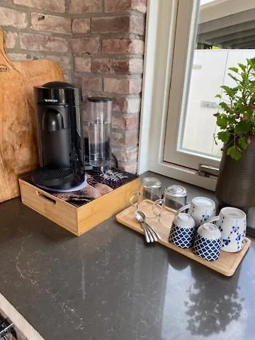 Alida Πανσιόν Schijndel